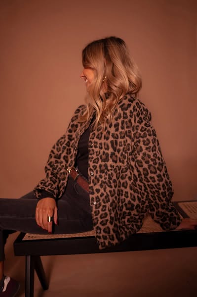 Caroline | Die Leopard-Bomberjacke