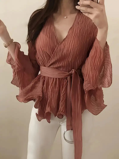 Brigitte – Schicke Wickelbluse