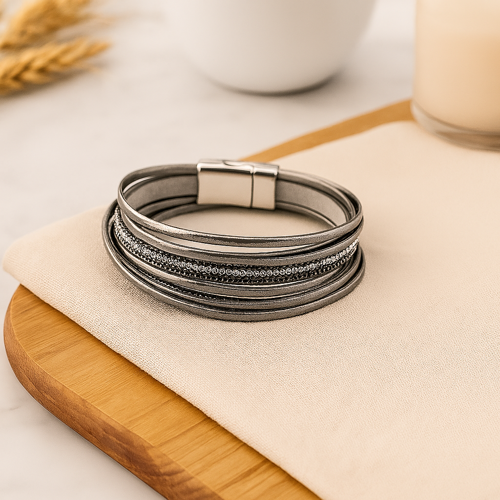 Mehrlagiges Lederarmband für Damen – Roségold mit Perlen und Kristall-Akzenten