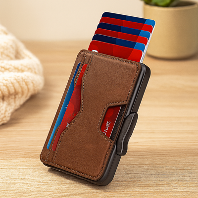 Aluminium-Kartenetui für Herren – RFID-blockierend mit Magnetverschluss und PU-Lederbesatz