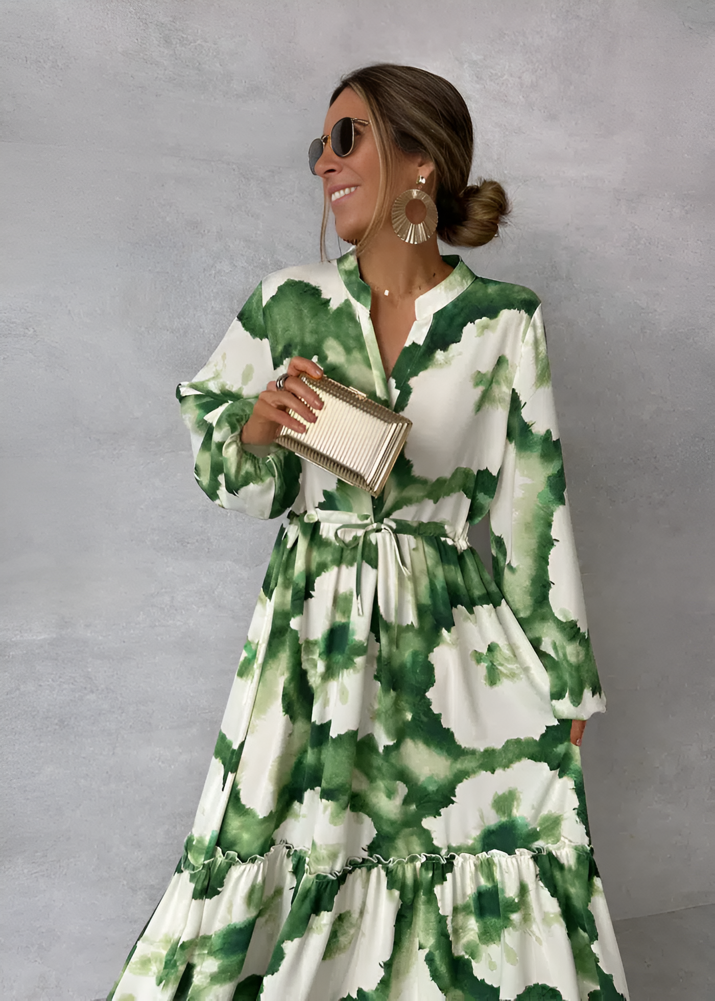 Cinderella - Grünes Maxikleid – Langarm & V-Ausschnitt