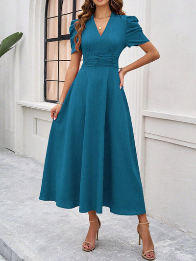 Dame Cocktail Midi-Kleid mit Puffärmeln