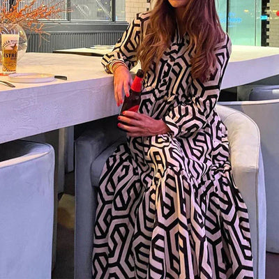 Drusilla - Damenkleid Mit V Ausschnitt Und Geometrischem Muster