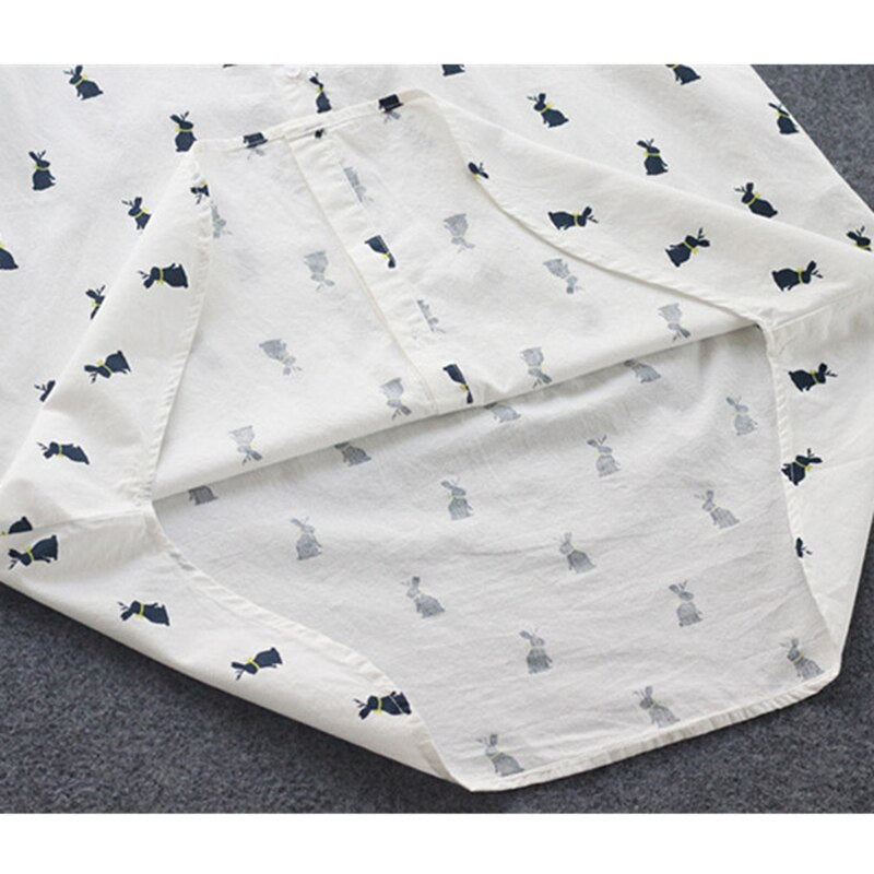 Verspieltes Shirtkleid mit Hasenprint und Reverskragen – Elina