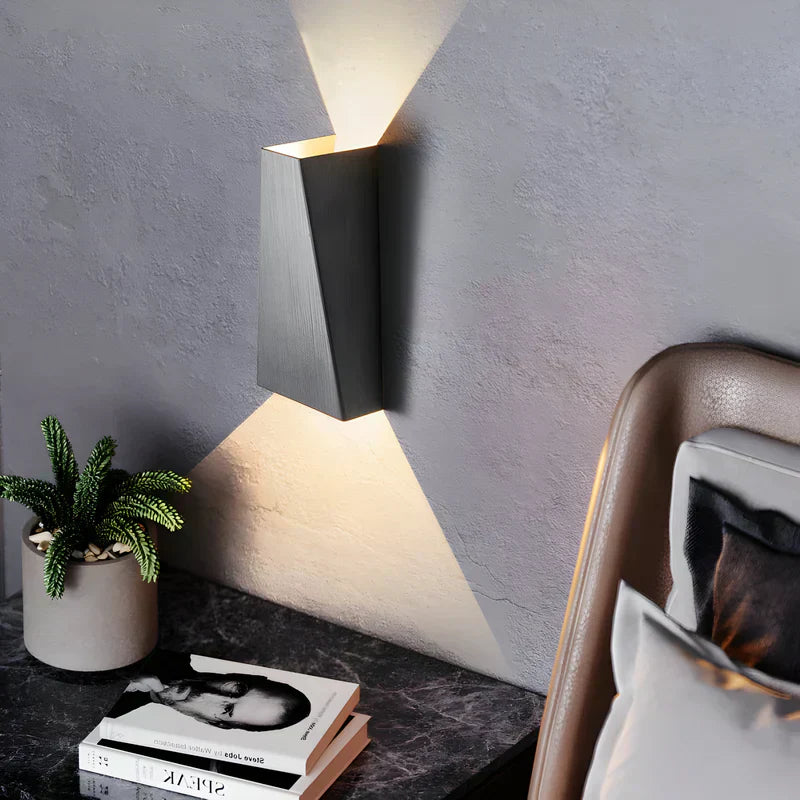 TrapezGlow LED Wandleuchte