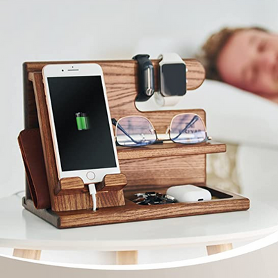 Oliver DeskMate Dock – Ladestation und Schreibtischorganizer aus Holz für Telefone und Zubehör