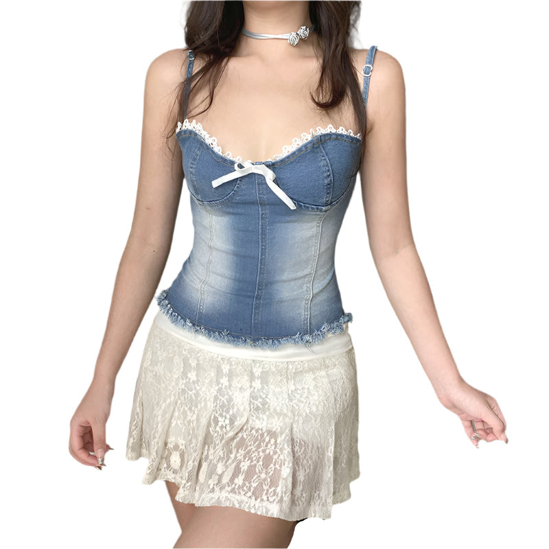 Adeline - Denimbluse mit Spitze und Rüschen