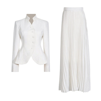 Nicole – Zweiteiliges Set mit dreidimensionaler Stickerei und hoch tailliertem Faltenrock