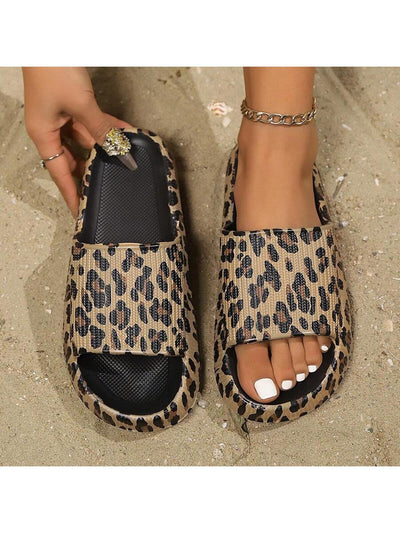 Oda – Dicksohlige Damen Pantoffeln Rutschfest Mit Leopardenmuster