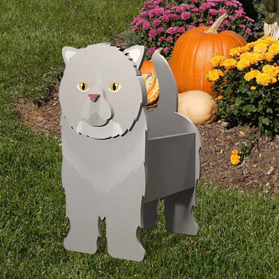 Exotische Kurzhaarkatze im Blumentopf