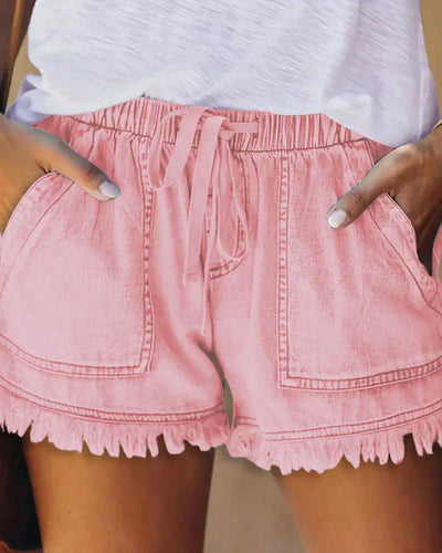 Queena – Farbige Jeansshorts