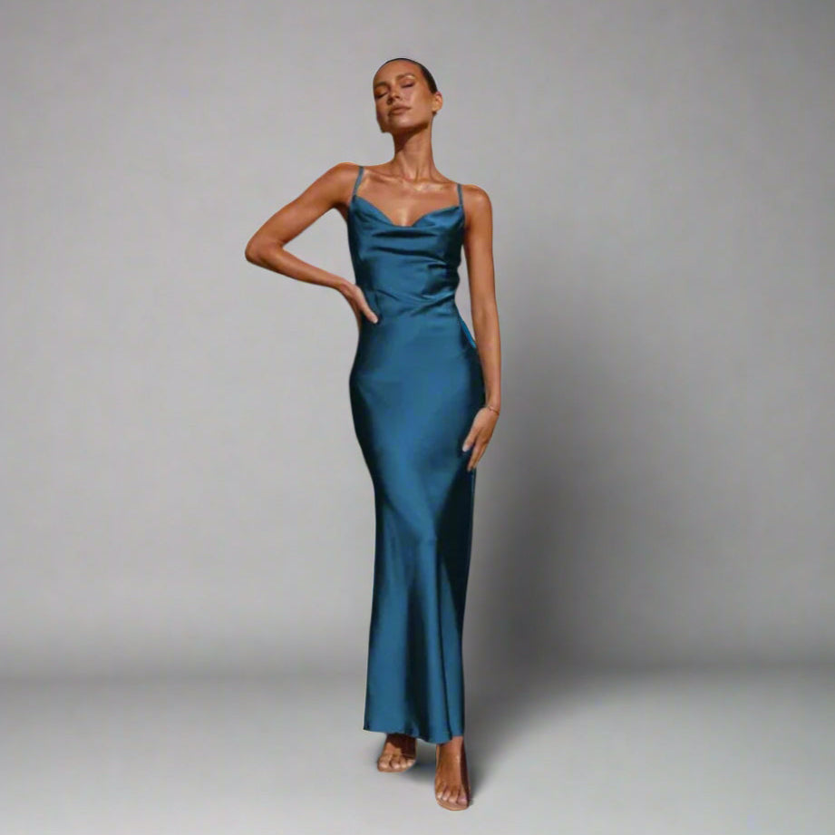 Claudia | Elegantes Satinkleid für besondere Momente