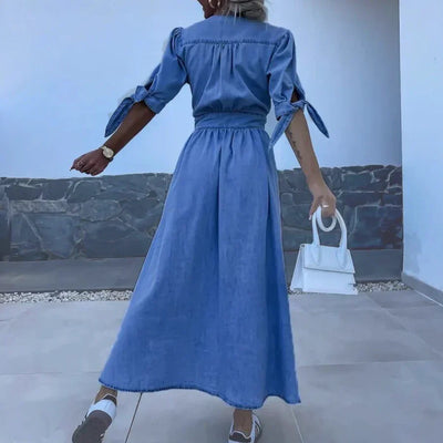 Damen-Maxikleid aus Denim mit V-Ausschnitt und kurzen Ärmeln
