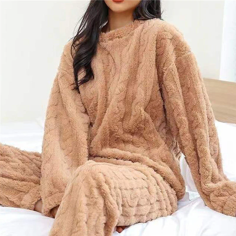 Kuscheliges fleece-pyjama-set für damen