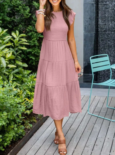 Elegantes sommerkleid - rüschendetails, taschen