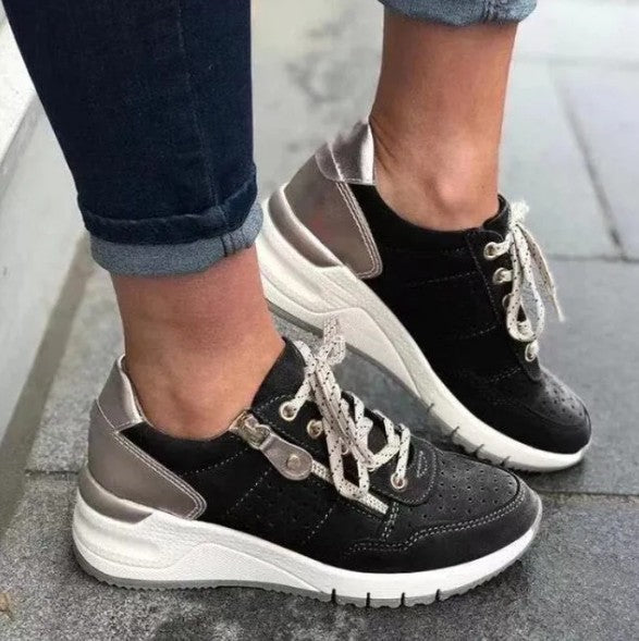 Bequeme orthopädische wintersneaker mit keilabsatz