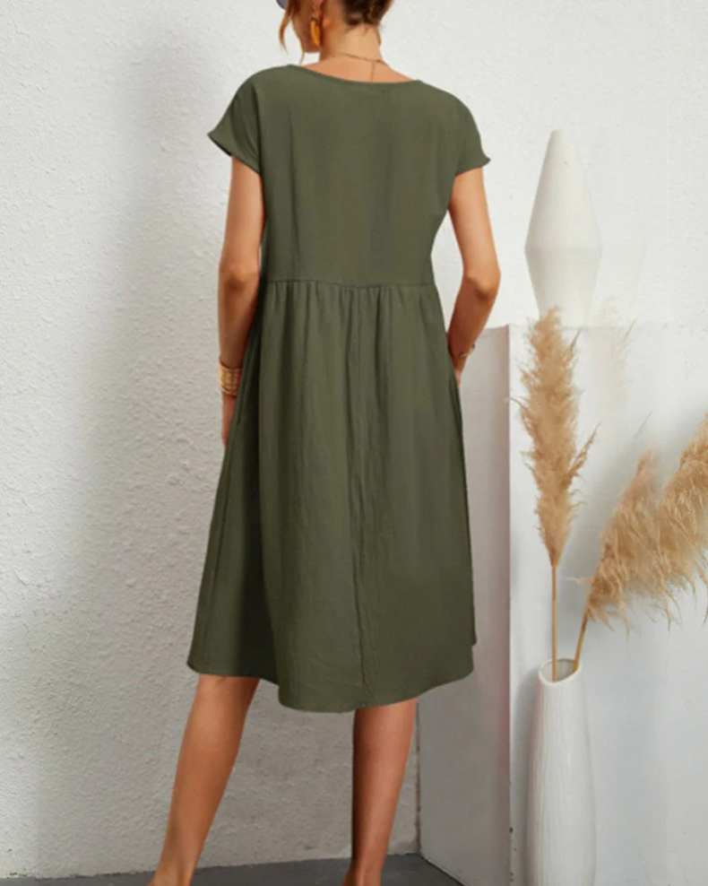 Bequemes midikleid mit rundhalsausschnitt und taschen