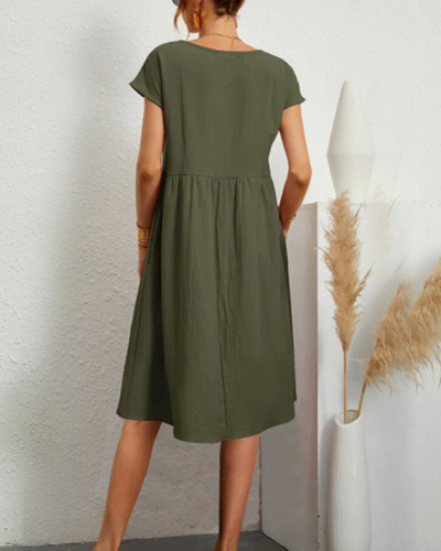 Bequemes midikleid mit rundhalsausschnitt und taschen