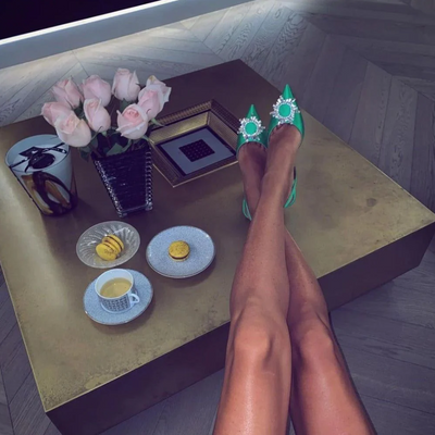 Spitz zulaufende kristallpumps für damen