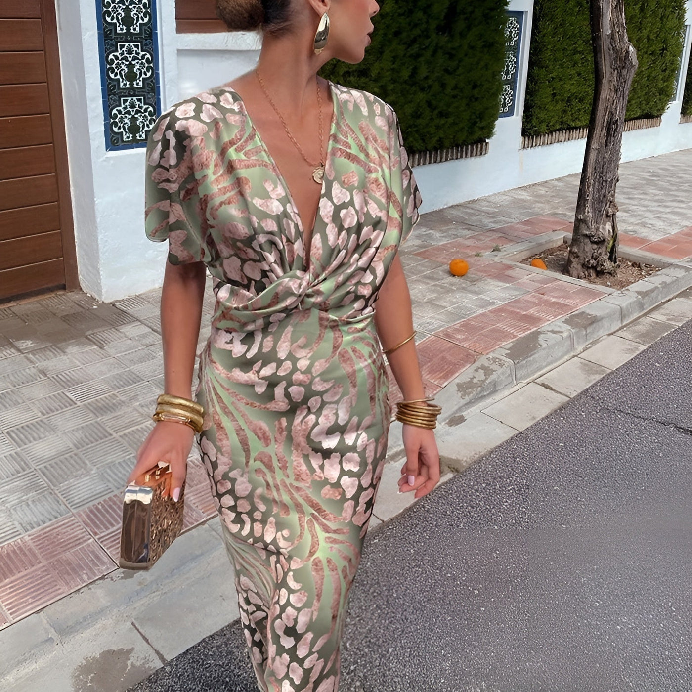 Matilda™ | Lange Robe mit gedrehter Kragenkante