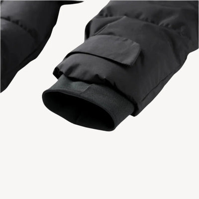 Stylische Pufferjacke mit Taillengürtel für kalte Tage