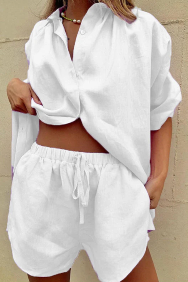 Zweiteiliges leichtes Blusen und Short Set