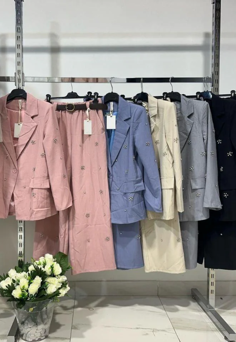 Flowers - Suit Anzug mit Jacke und Hose mit Steindetails