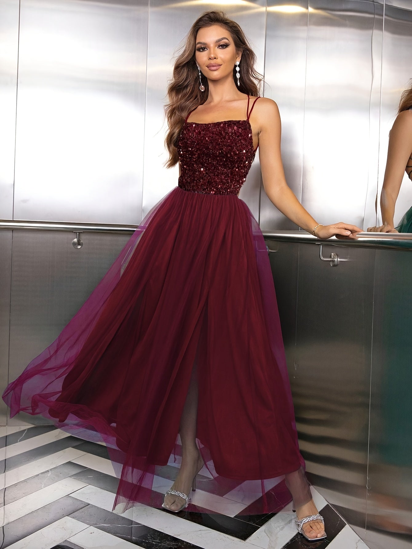 Valda - Schwarzes Abendkleid mit Pailletten