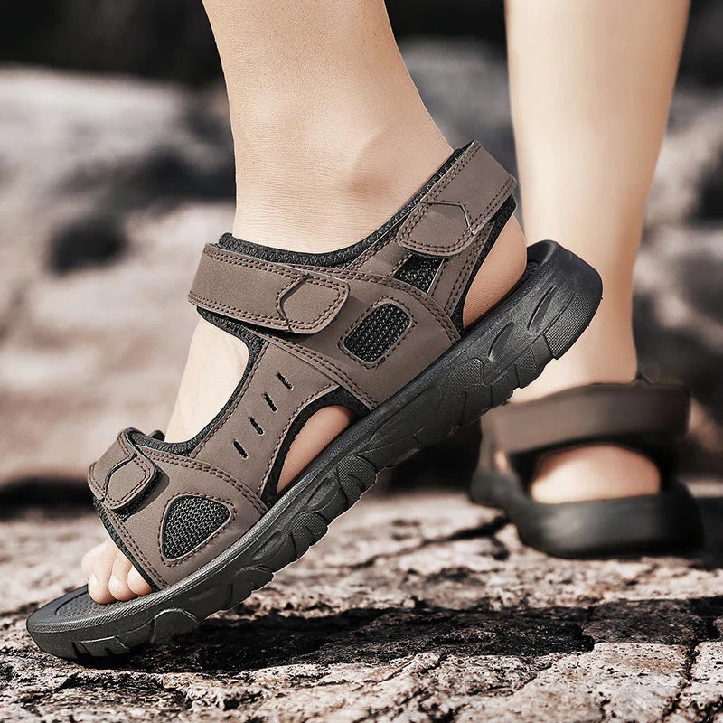 Evander - Rutschfeste Sandalen mit Haken und Ösen für Männer