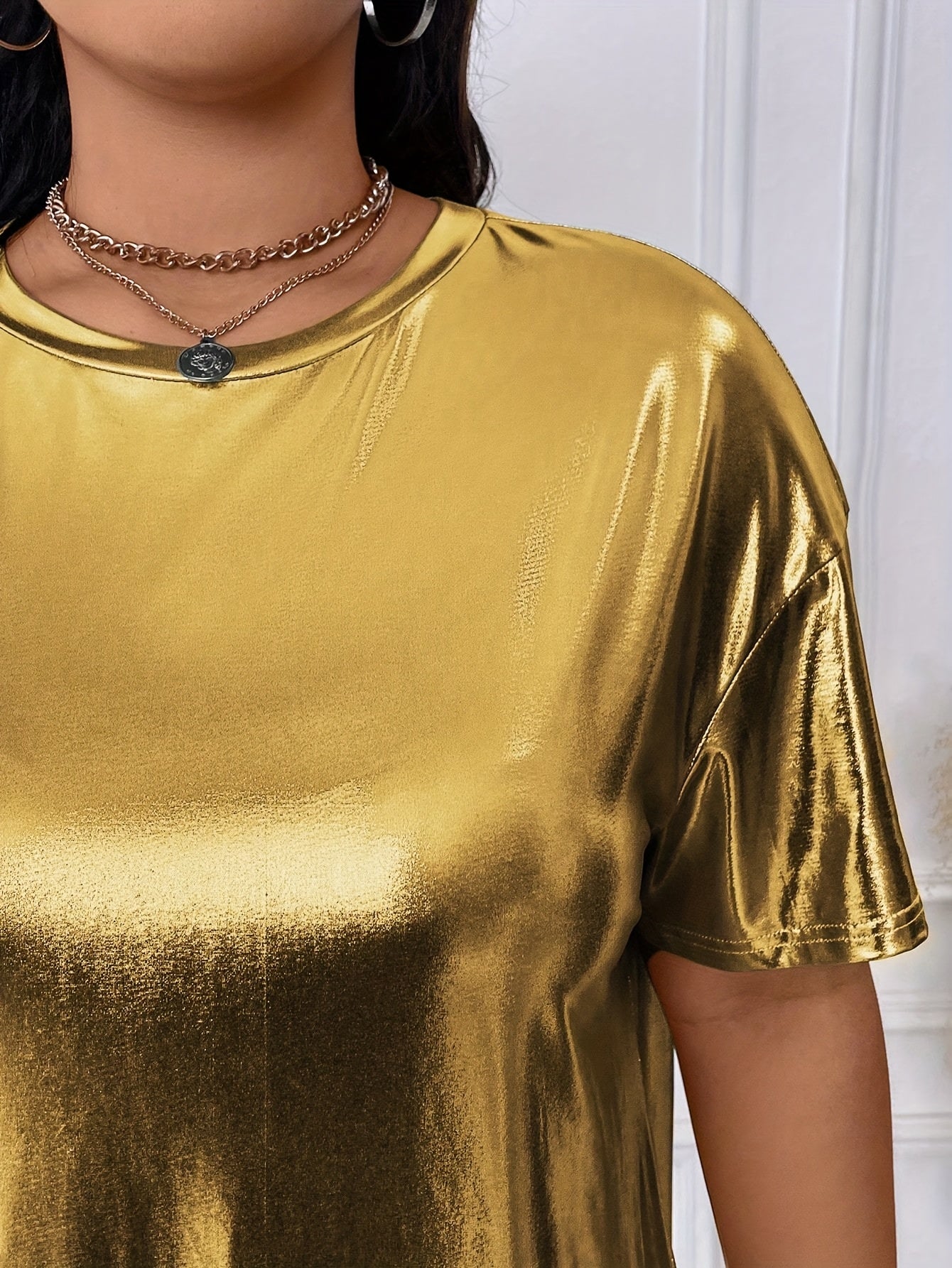 Modisches T-Shirt-Kleid – Einfarbig, Metallic-Look, Drop-Schulter, Lässig und Bequem