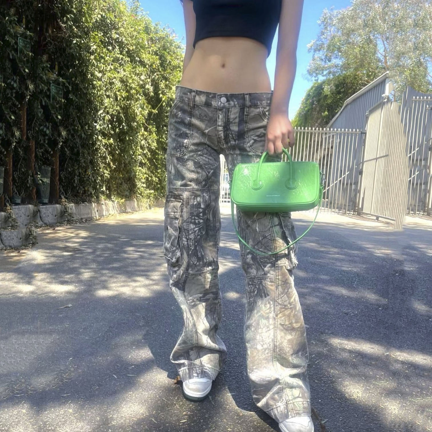 Grace – Lässige Camouflage-Cargohose für Damen