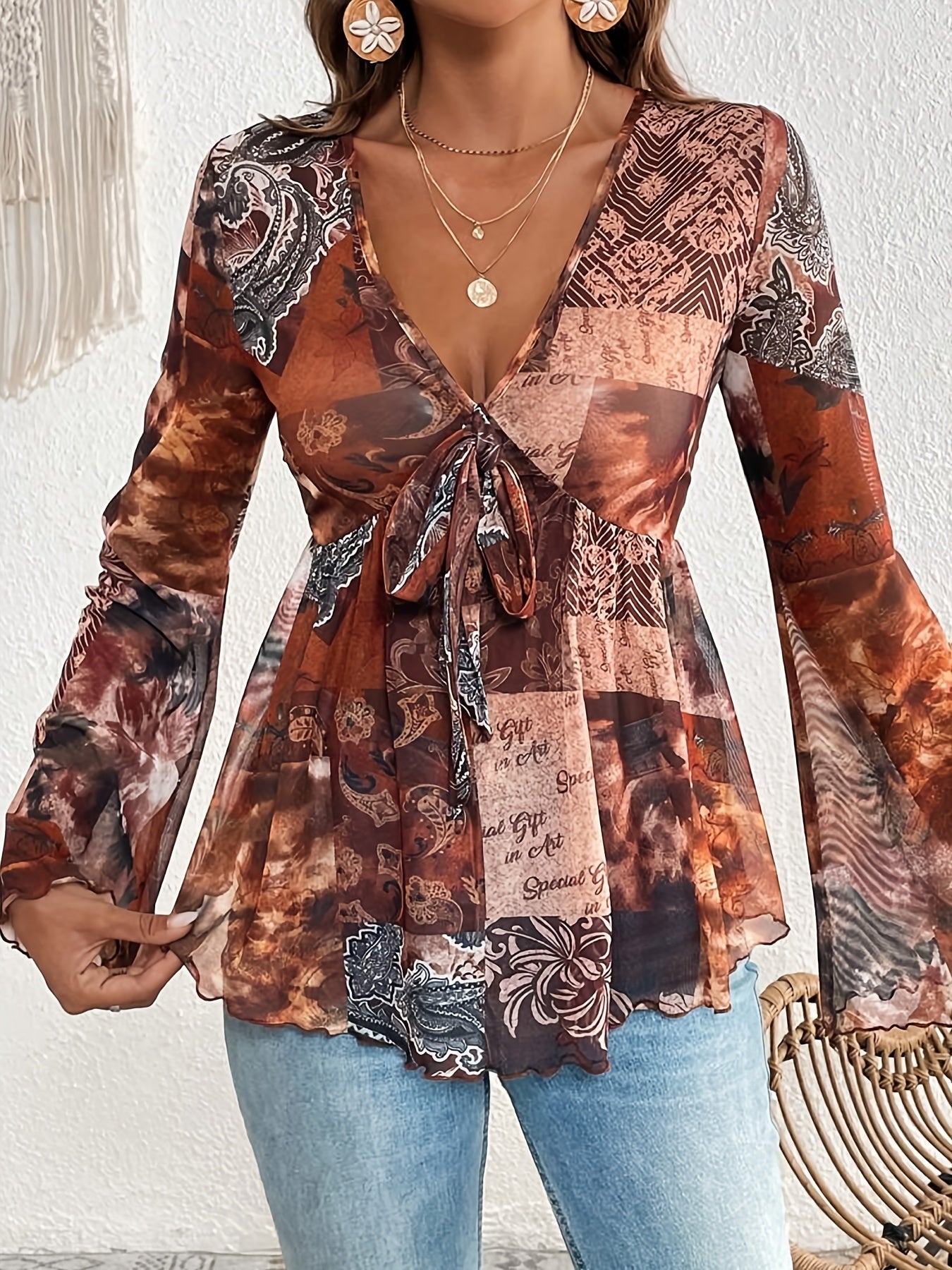 Elegantes Paisley-Kleid – V-Ausschnitt, Langarm & Leichtes Mesh