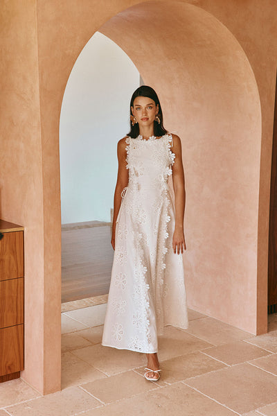 Loreina – Maxikleid Mit Gesticktem Blumenbesatz