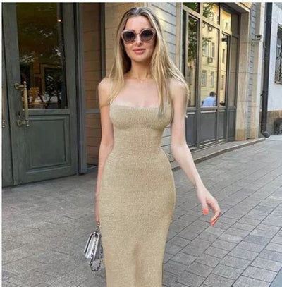 Rose – Gestricktes Damenkleid mit hohem Elasthan und Spaghettiträgern