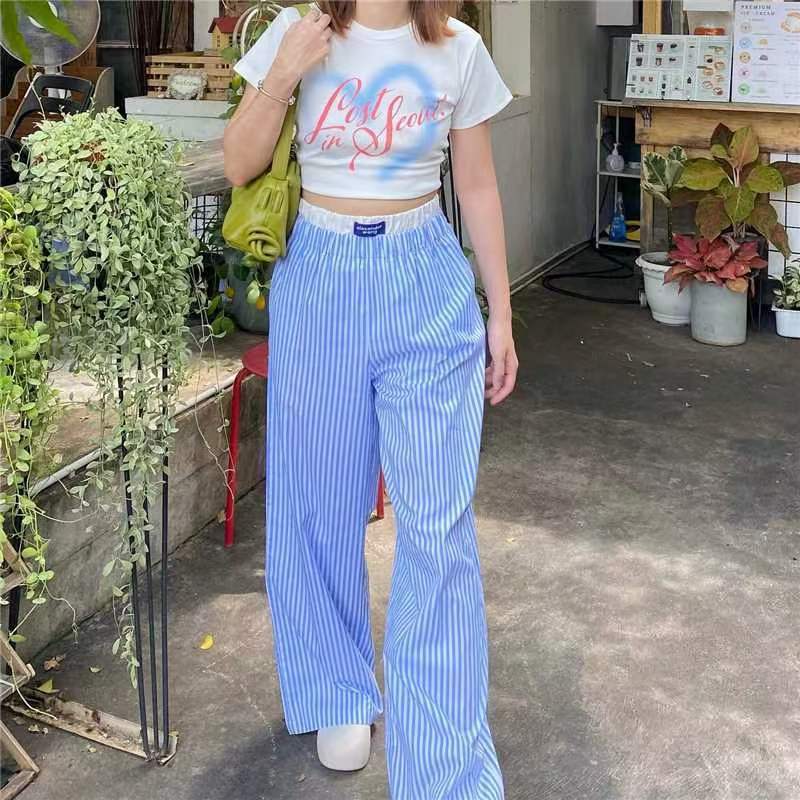 Melissa – Breite Hose mit vertikalen Streifen und elastischem Bund