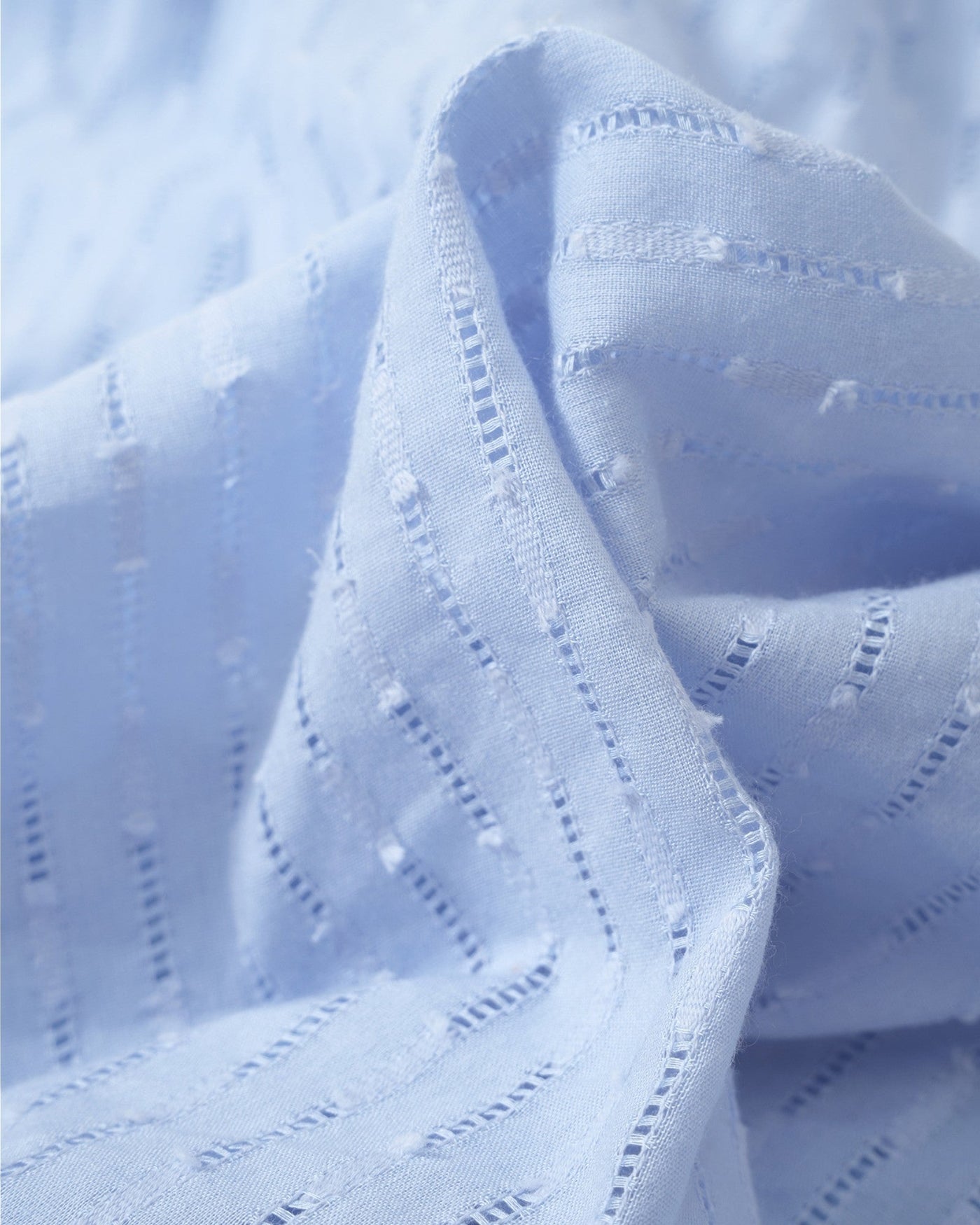 Noa-Liv | Elegantes Midikleid mit Flügelärmeln