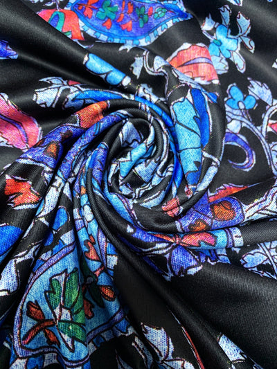 Leichtes Sommerkleid – Paisleymuster, V-Ausschnitt, ärmellos, luftig & elegant