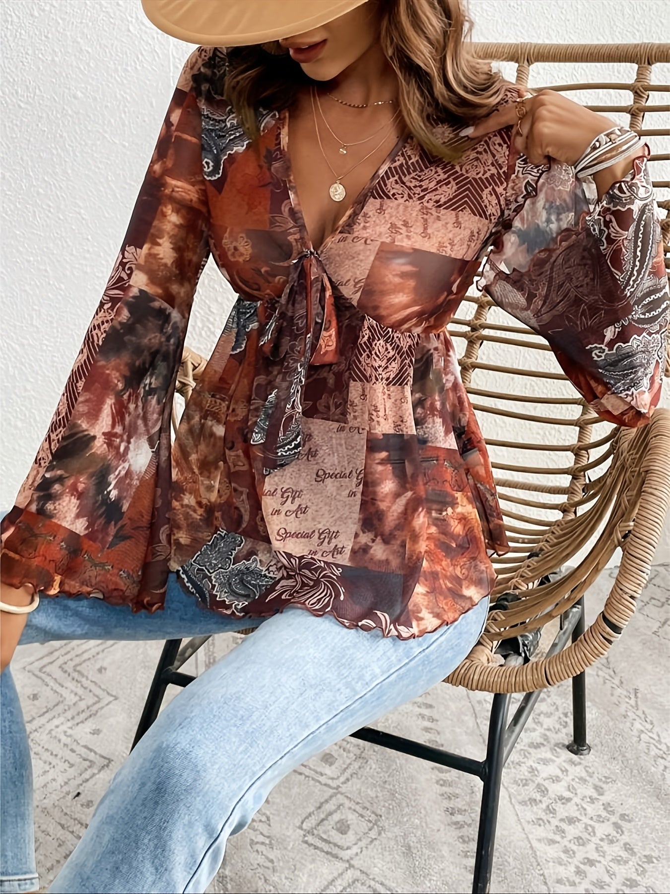 Elegantes Paisley-Kleid – V-Ausschnitt, Langarm & Leichtes Mesh