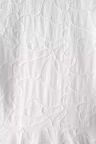 Tara – Fluffiges Kleid mit Stickerei