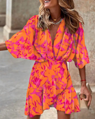 Charlotte – Kleid mit V-Ausschnitt und unregelmäßigem Saum für Damen