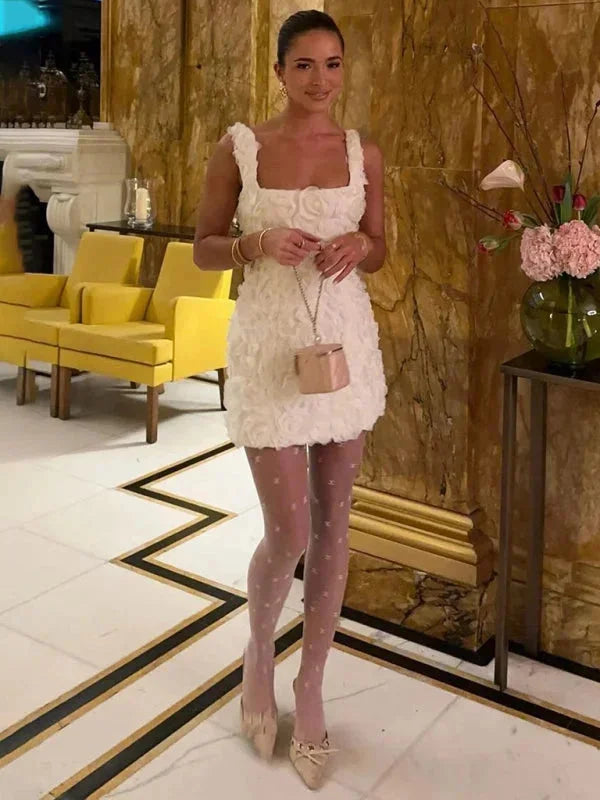 Damen Minikleid mit Blumenstruktur und Trägern