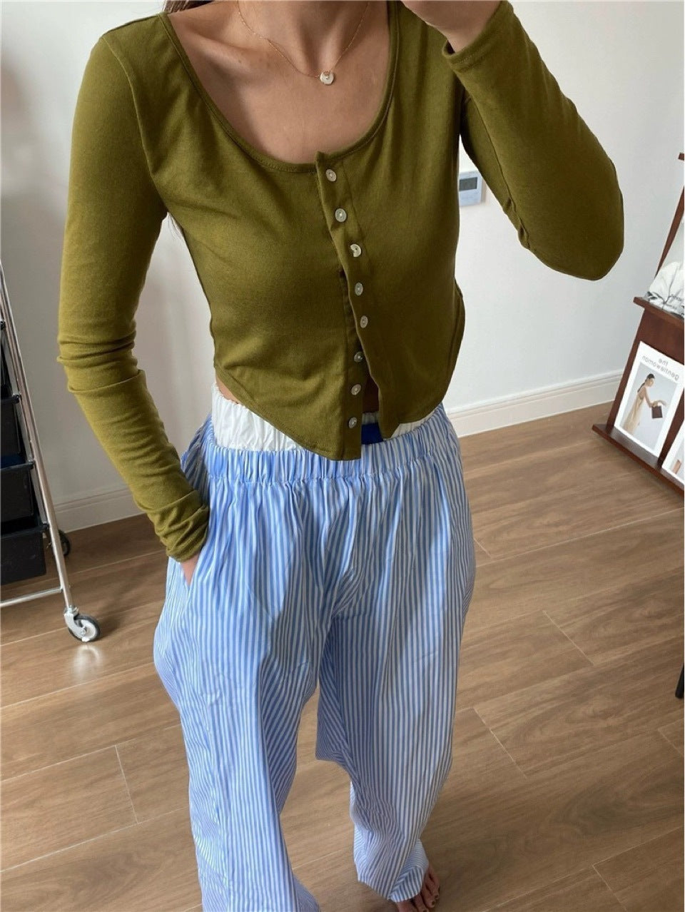 Melissa – Breite Hose mit vertikalen Streifen und elastischem Bund