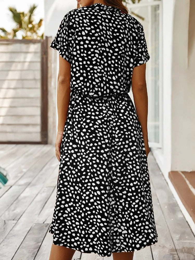 Lorvanna – Bequemer Sommerkleid mit stilvollem Print und kurzen Ärmeln