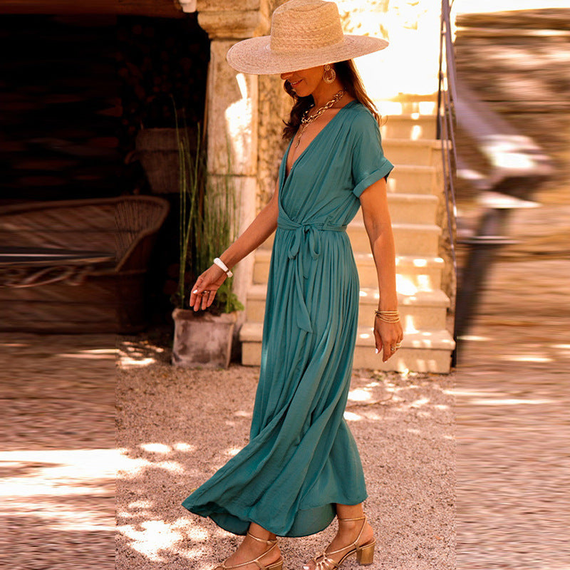 Kate – Elegantes Kleid mit V-Ausschnitt und kurzen Ärmeln