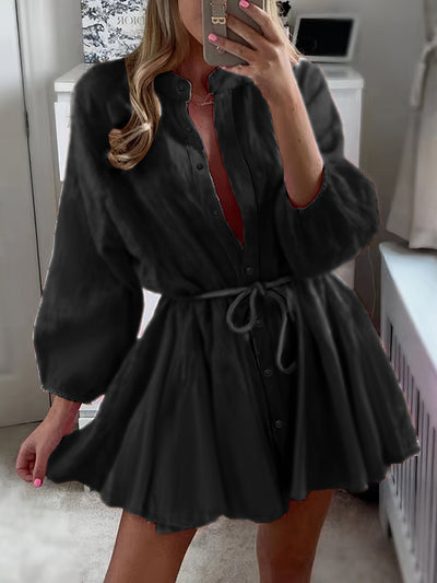 Feminin & Elegant – Rosa Langarm-Kleid mit Rüschen, Knopfleiste & Luftigem Schnitt