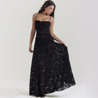 Julie – Elegantes Abendkleid aus Spitze mit Trägern