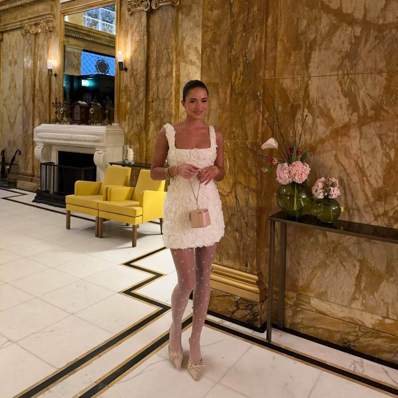 Lucy – Dreidimensionales Blumen-Trägerkleid