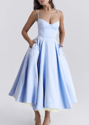 Georgina – Figurbetontes Korsettkleid mit Stahlring und Schwingrock