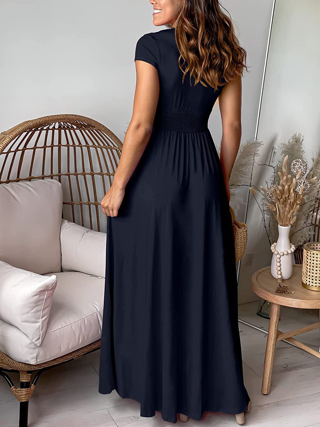 Elegantes Damen-Maxikleid mit Schlitz und V-Ausschnitt – Perfekt für Sommerabende