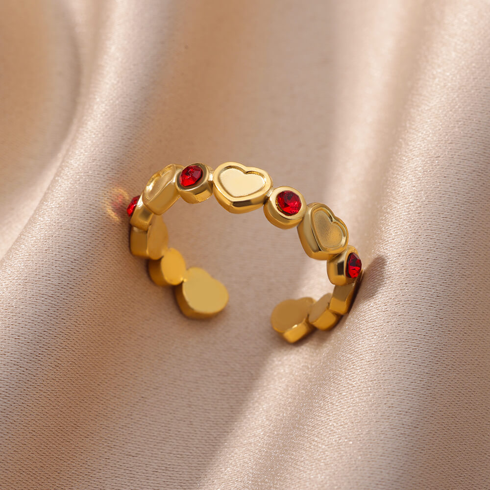 Goldplattierter Herzring mit Zirkonias